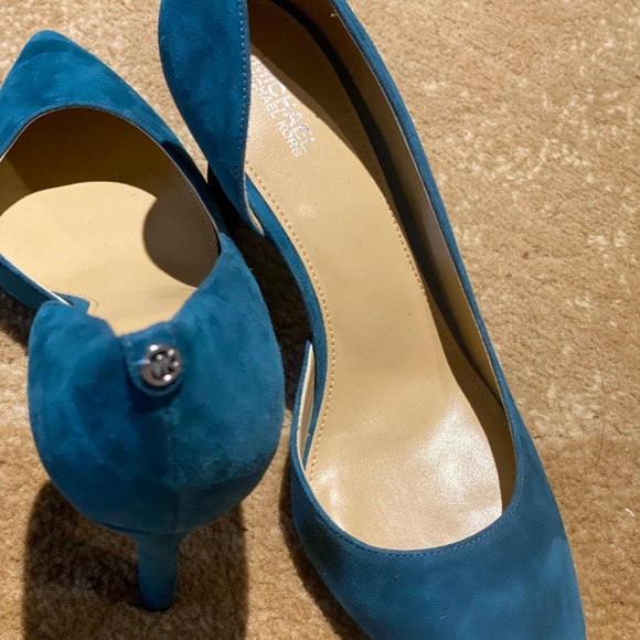 Michael Kor’s NWT  Women Dorothy Flex D'Orsay Suede Pump, Luxe Teal (8.5 - Picture 6 of 14